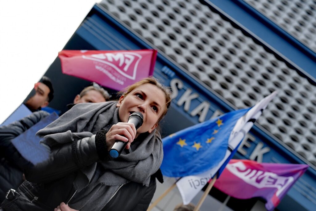 Szlaban dla PiS, My zostajemy w Unii Europejskiej | Monika Rosa