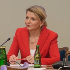 DiM: Uregulowanie sharentingu, ochrona dzieci przed deepfake’ami, praca dzieci w sieci,